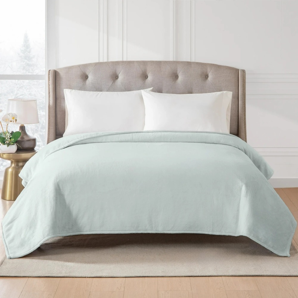 Hotel Style Oversized Luxury Plush Bed Blanket 90x94 Full/Queen, Green River - Picture 2 of 8